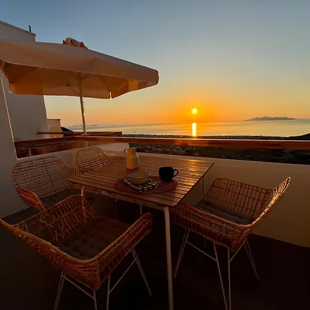 Ico Santorini Apartment Pyrgos Kallistis Exterior photo
