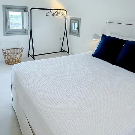 Ico Santorini Apartment Pyrgos Kallistis Exterior photo