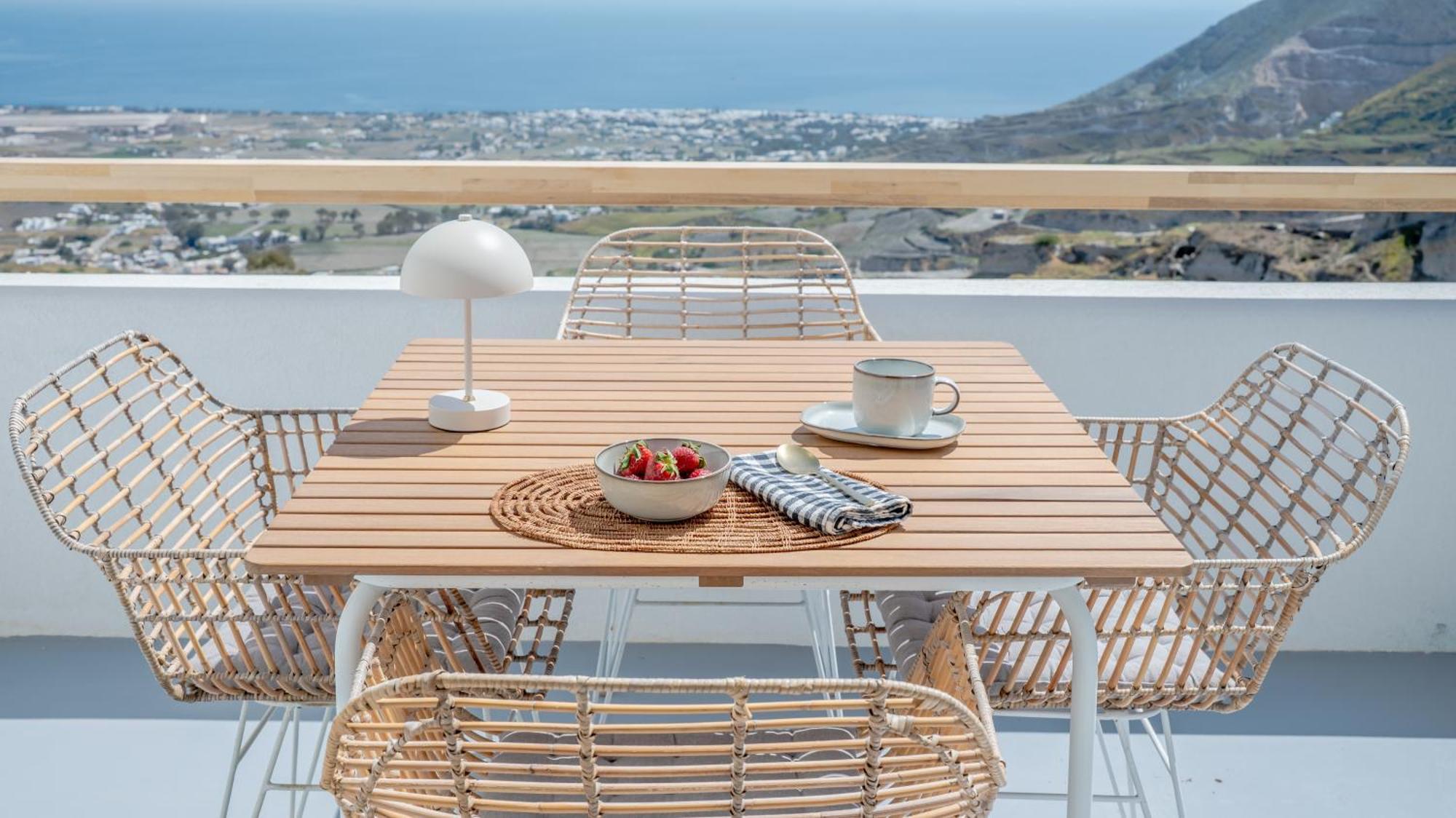 Ico Santorini Pýrgos